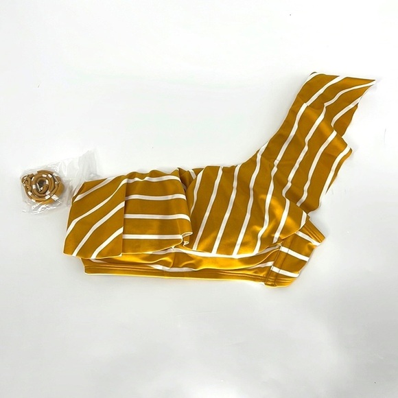 Kona Sol NWT women’s swimsuit top XS - Picture 1 of 6